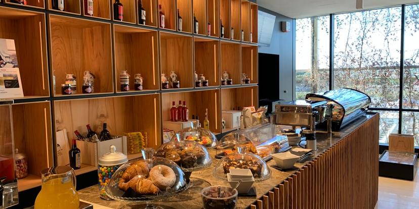 Bari Karol Wojtyła Airport Lounges: Relax and Unwind Before Your Flight - Heres What You Need to Know.