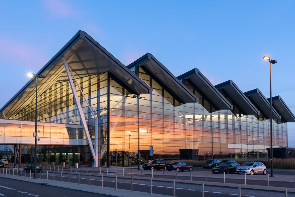 Gdansk Lech Walesa Airport: Your Questions Answered (How to Get to Town? Easy and Cheaply Travel)