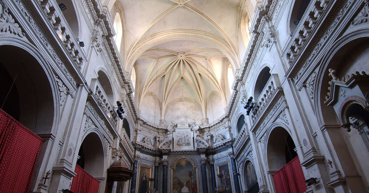 Chapelle Sainte Catherine de Sienne: Aix-en-Provences Hidden Gem (Simple Guide)
