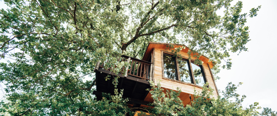 Booking renewable energy accommodations: tips for finding and choosing green hotels.