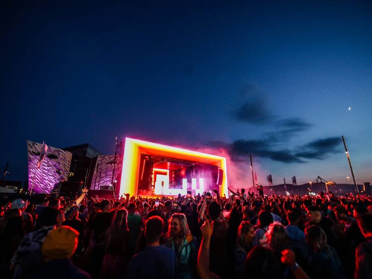 Where to attend local festivals in the UK? Find the best fests near you!