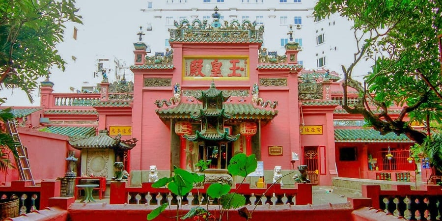 Exploring Jade Emperor Pagoda: Everything You Need for a Perfect Trip