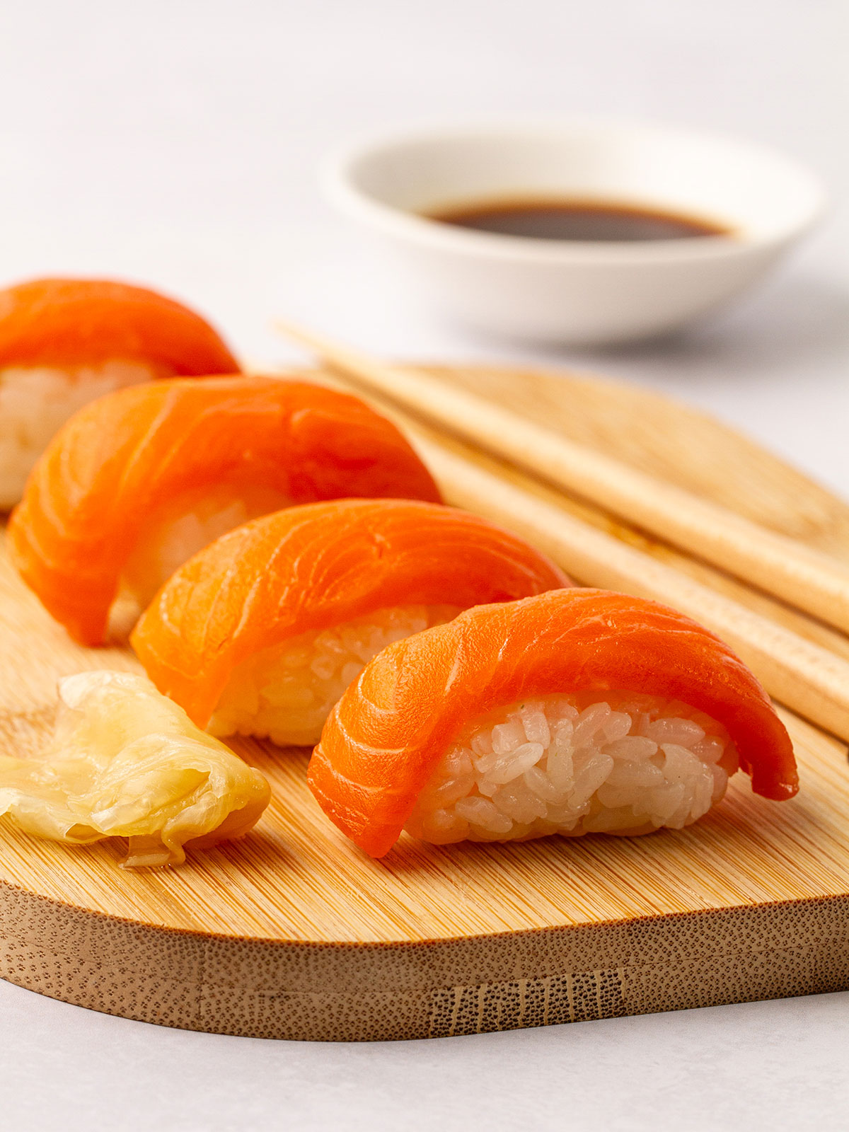 Best Sake Nigiri: How to Find and Eat (Top Tips)