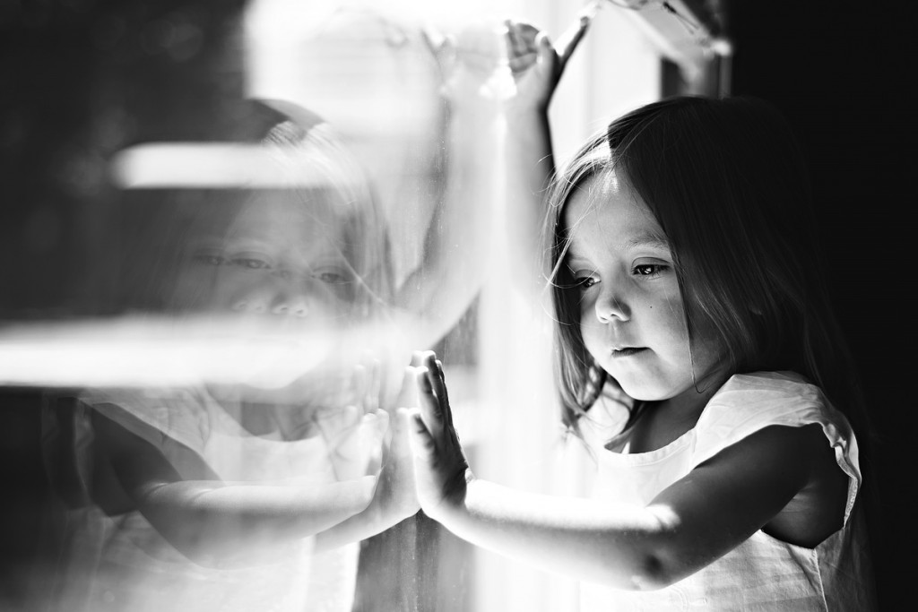 Black and White Portrait Photography: How to Use Natural Light Perfectly!