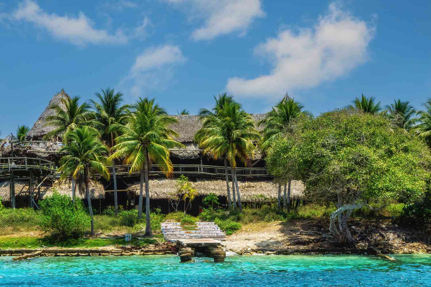 Colombia Country Holidays: Explore Beautiful Cities & Beaches!