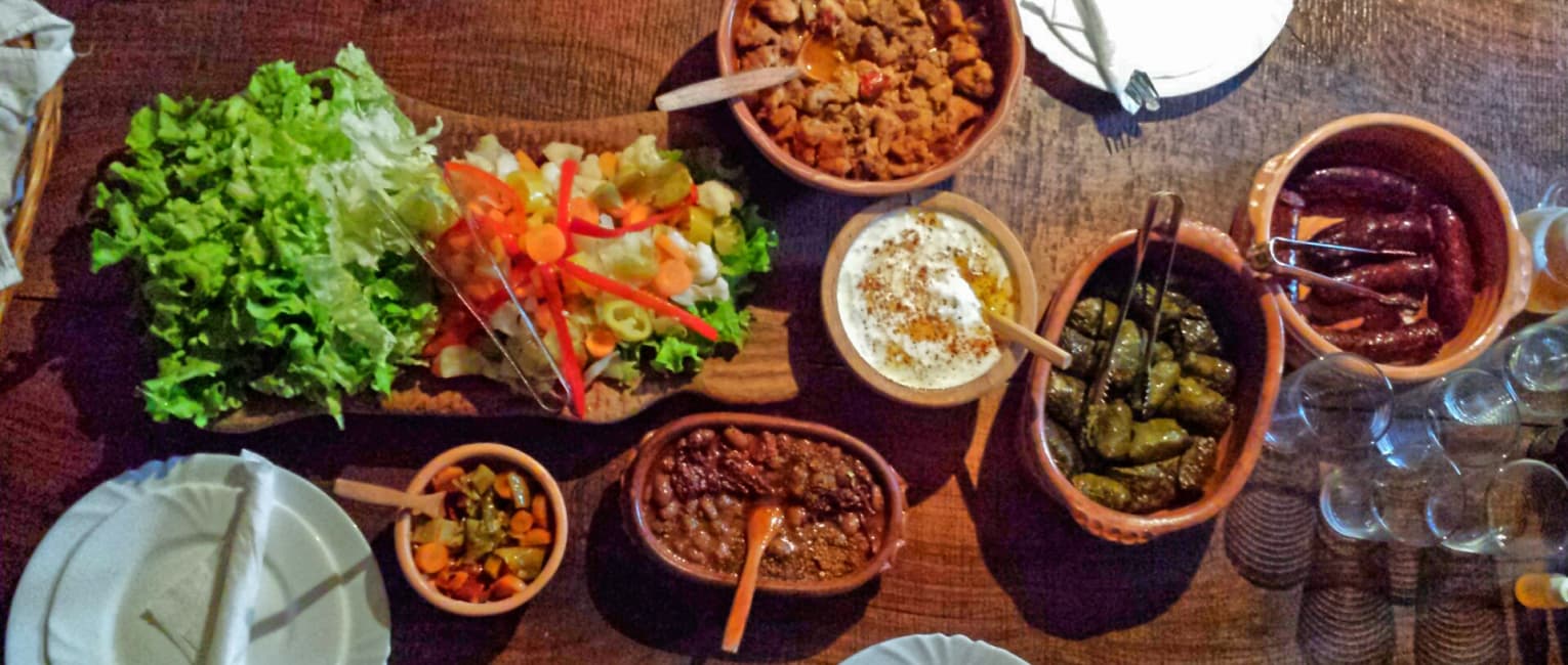The Best Farm-to-Table Travel Destinations: Delicious Food Guaranteed!