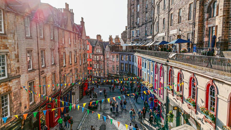 Plan your trip: Top street festivals for unique experiences globally.
