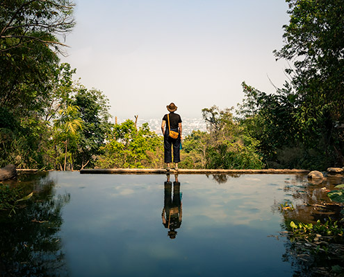 Explore Wat Pha Lat: A Serene Getaway (Find Peace in Nature)
