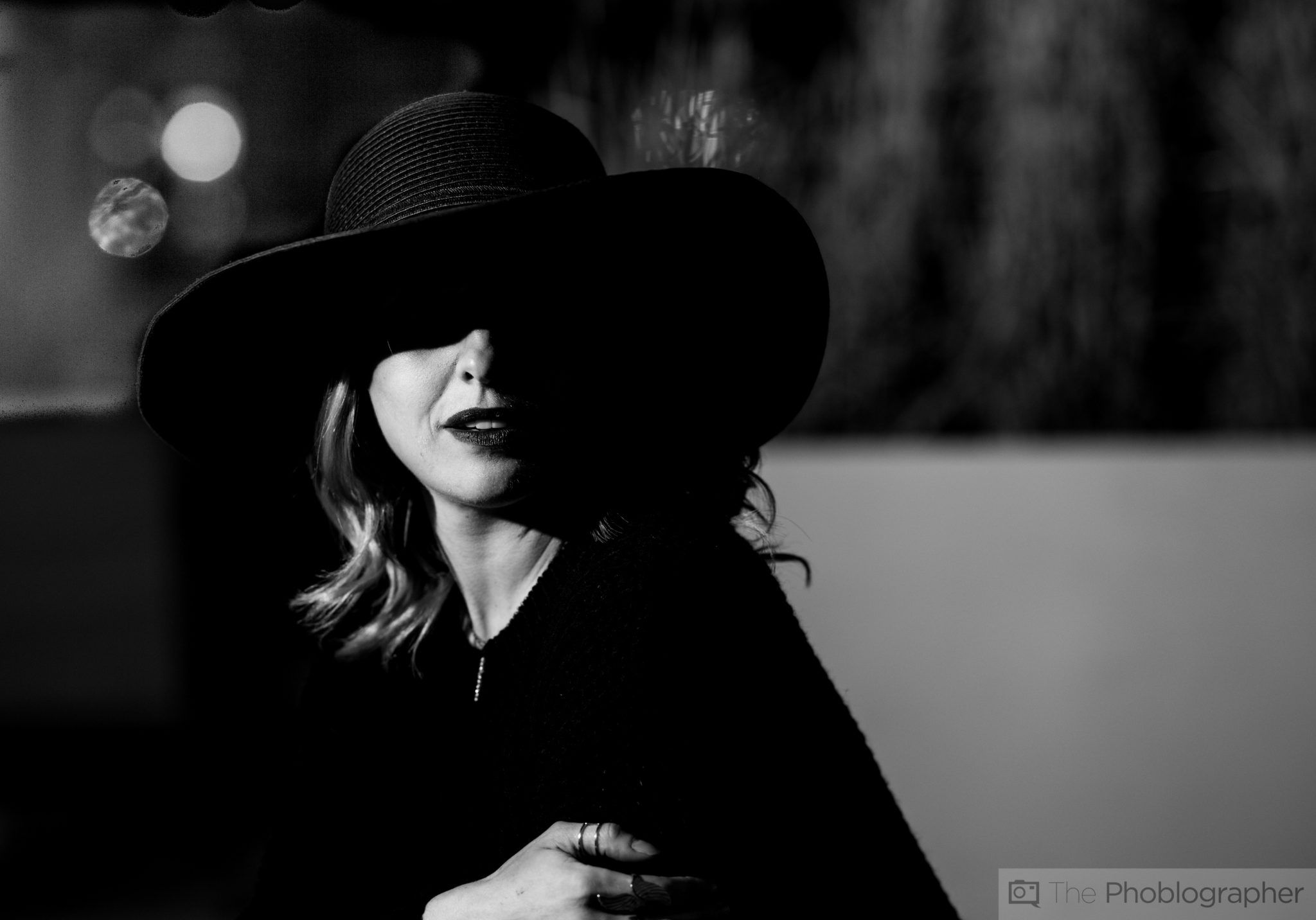 Black and White Portrait Photography: How to Use Natural Light Perfectly!