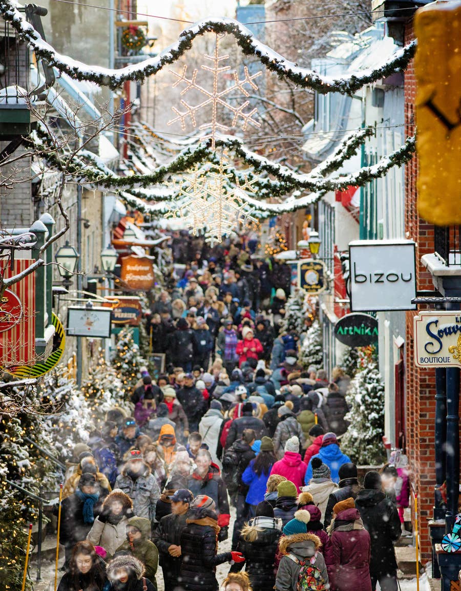 Plan your trip: Top street festivals for unique experiences globally.