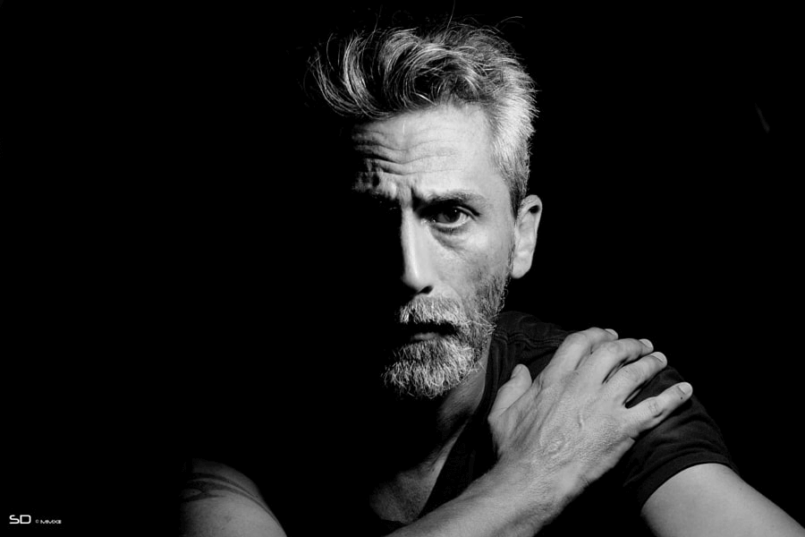 Side/Splitter Lighting: What Is It in Photography?