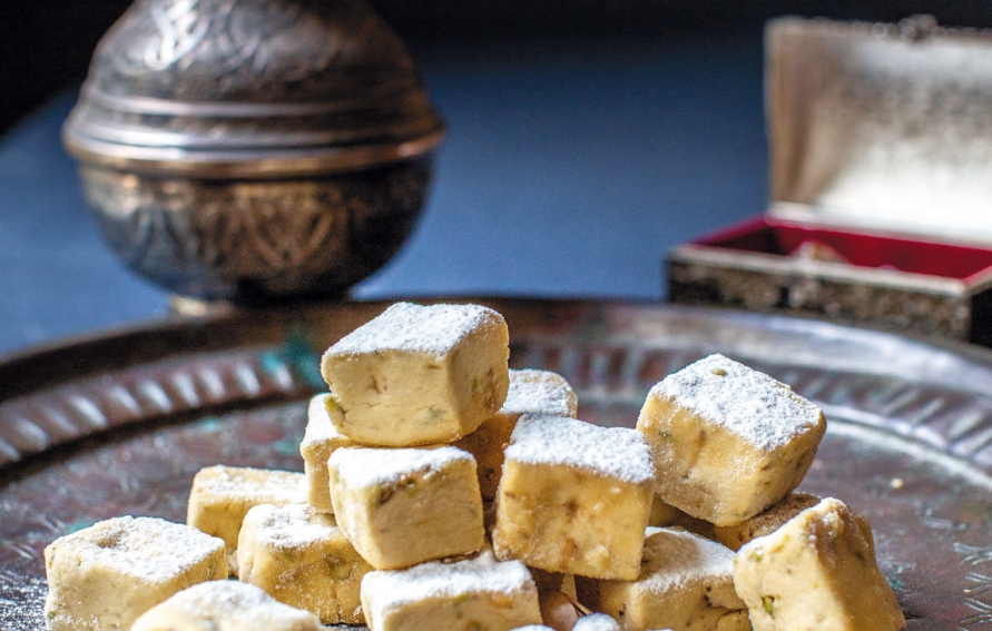 Top Iraqi Desserts: What to Eat in Iraq? Authentic Sweets!