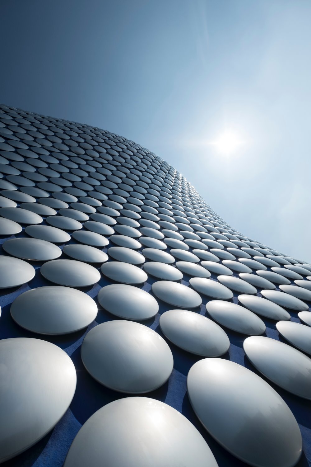 How to take great photos with pattern and repetition? (Easy steps for beginners)
