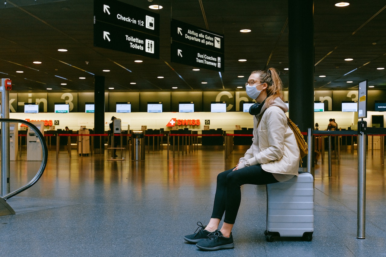 Feeling nervous? How to stay safe in crowded airports easily.
