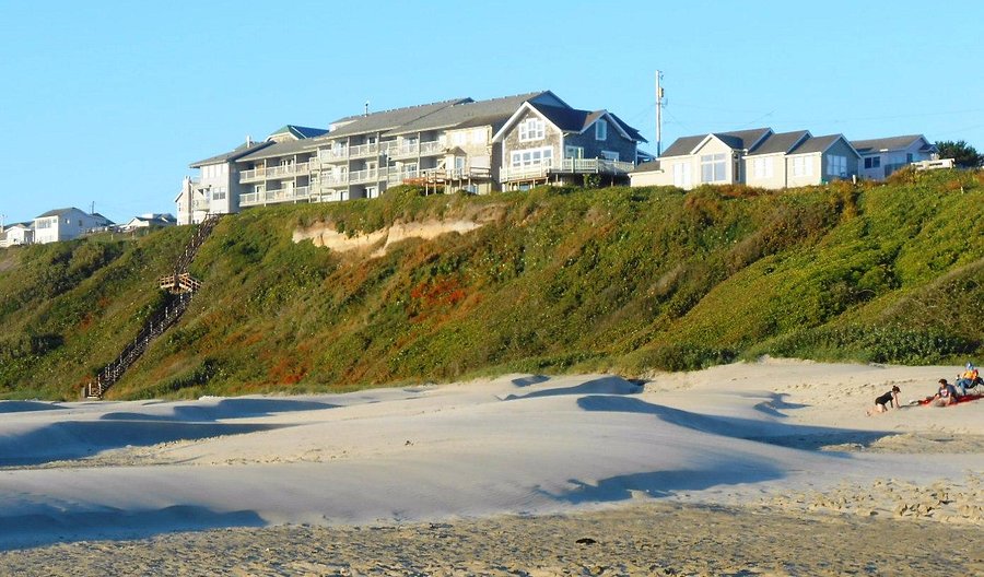 Visiting Nye Beach? (Top Tips for a Perfect Day Trip!)
