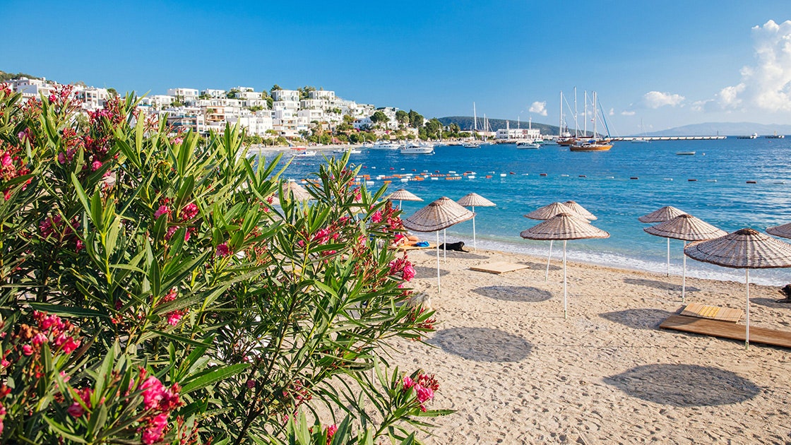 Slow travel: discover top tips and best destinations for 2024.