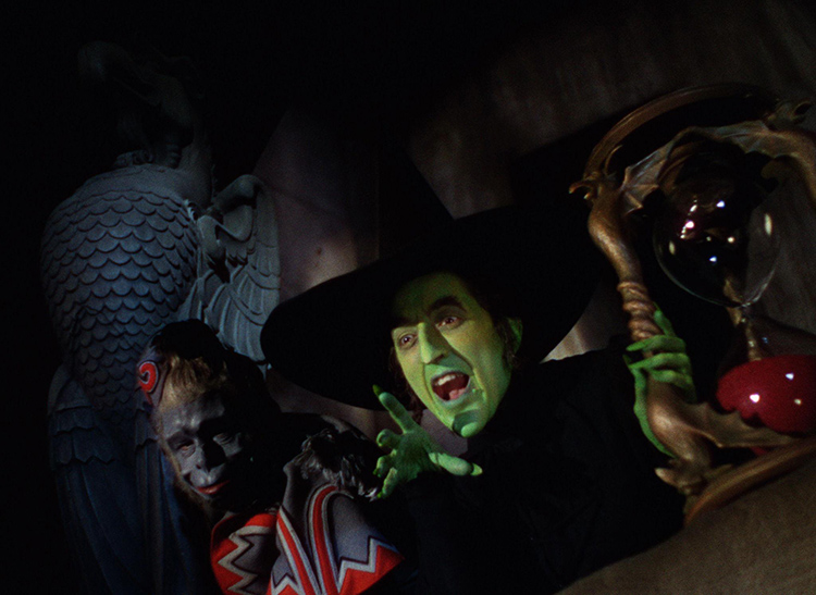 Cool Wicked Witch of the West Photos and Behind Scenes.