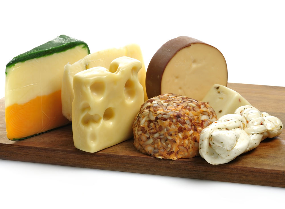 What makes unique Irish cheese taste so incredibly good? Understand the amazing traditional flavors from Ireland.