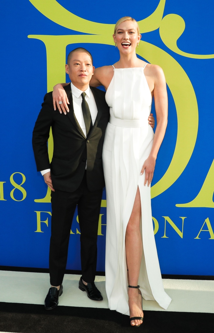 Get the Scoop: Karlie Kloss Shoe Size and Footwear Facts!