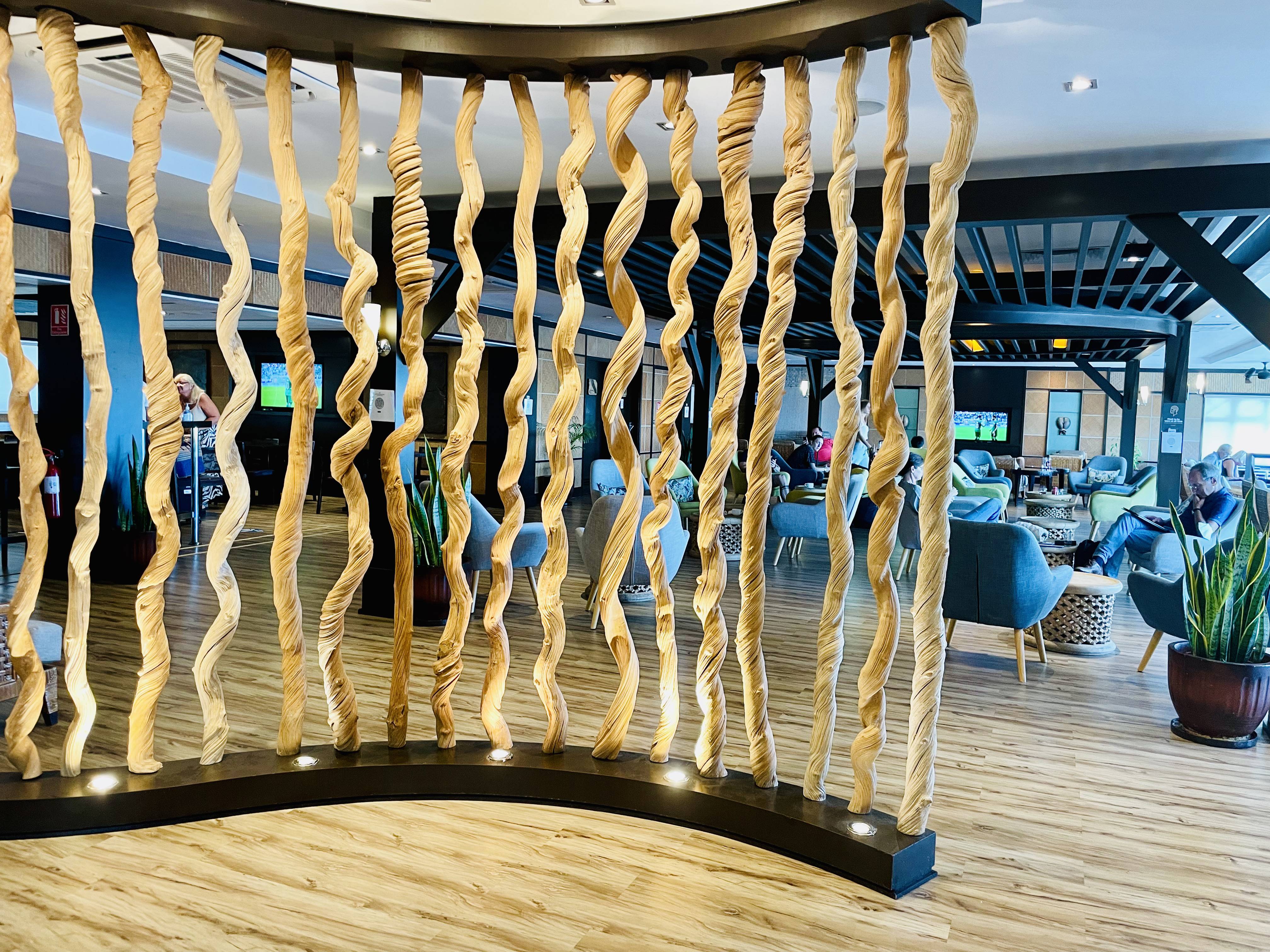 What Services Are At Seychelles Airport Mahe? (Lounges, Shops, and Food Guide)