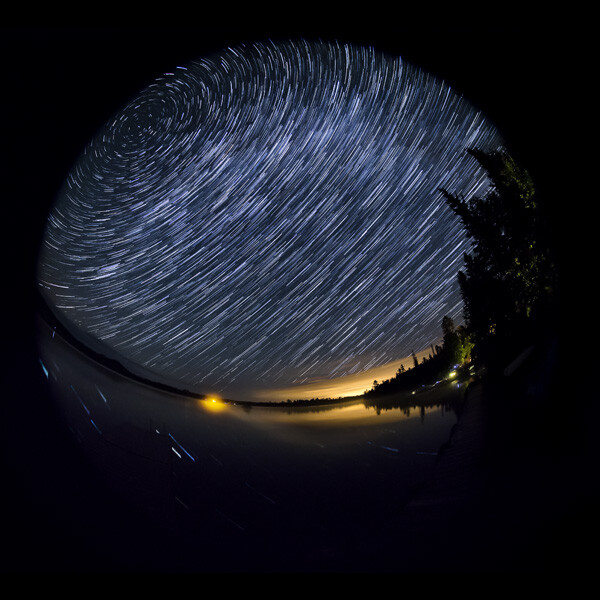 Night trails: How to choose the right interval and shutter speed?