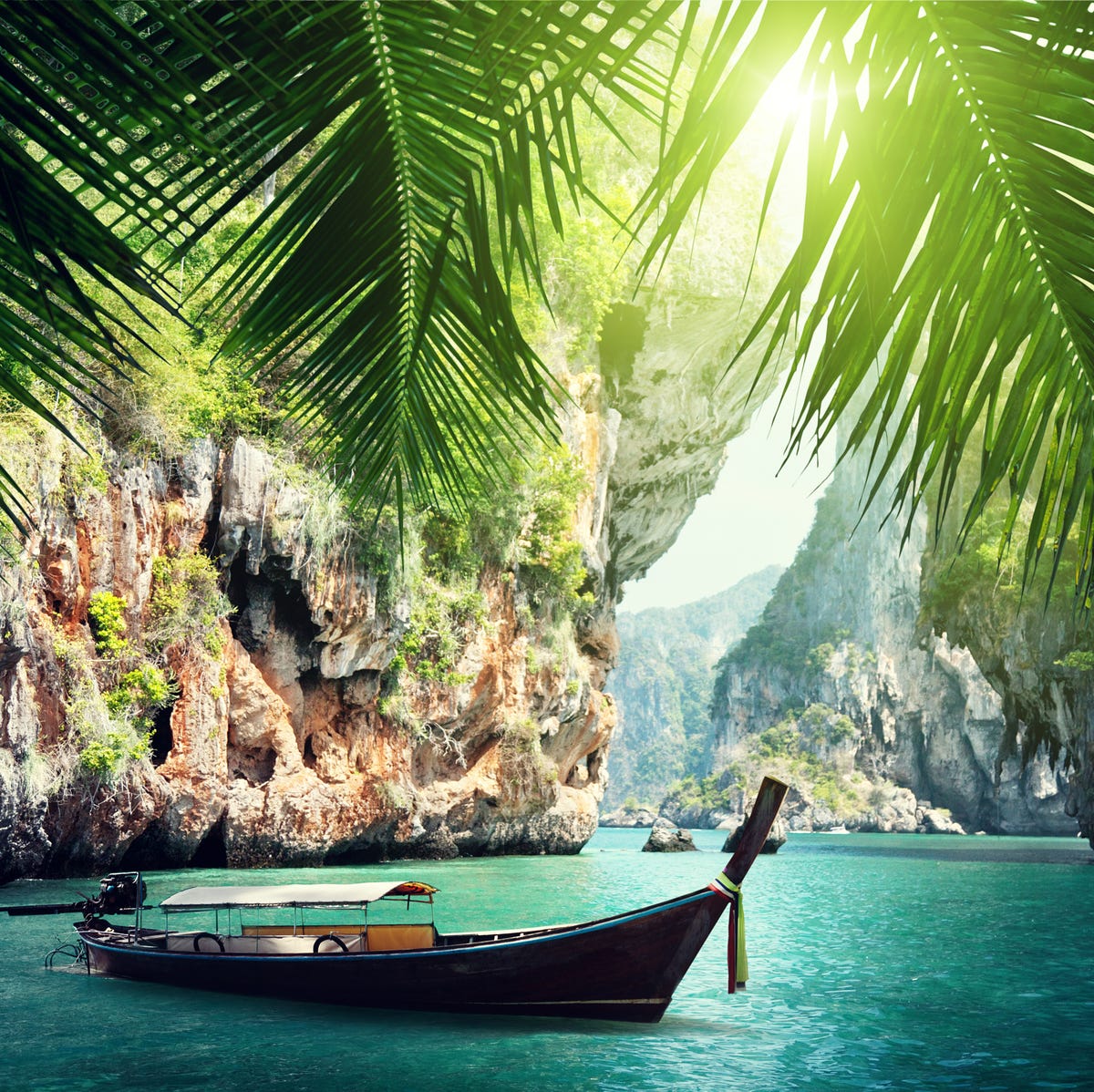 Want examples of great Green luxury accommodations? Check out this list of beautiful, earth-kind places worldwide.