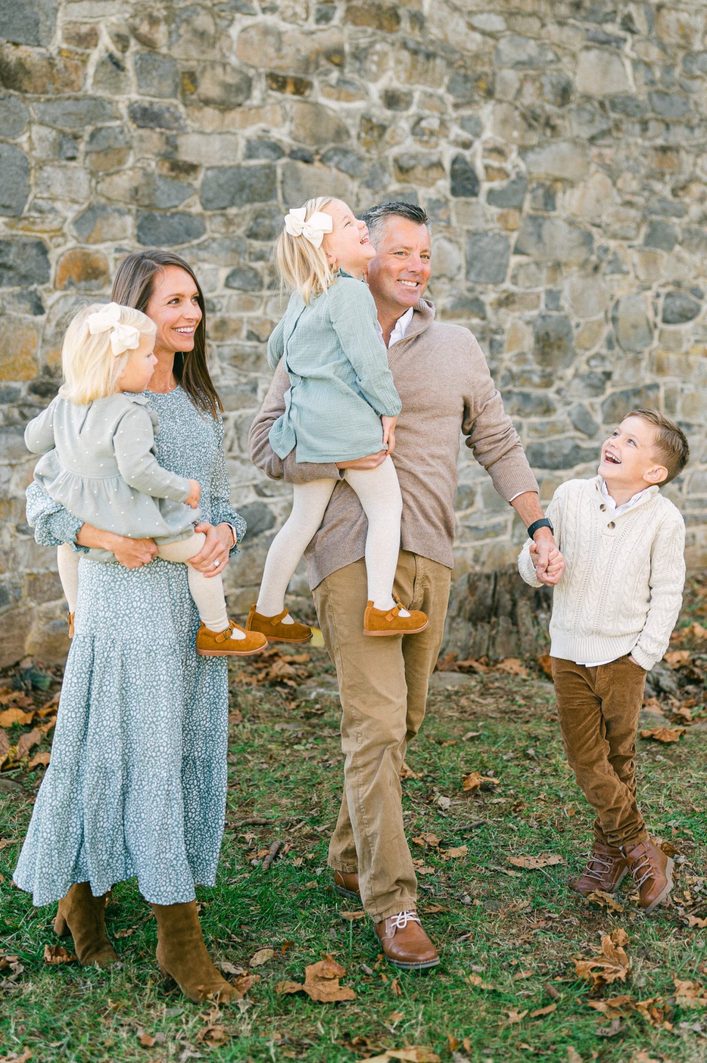 Best Family Pic Ideas This Year! (Trendy and Simple Tips for Great Pictures)