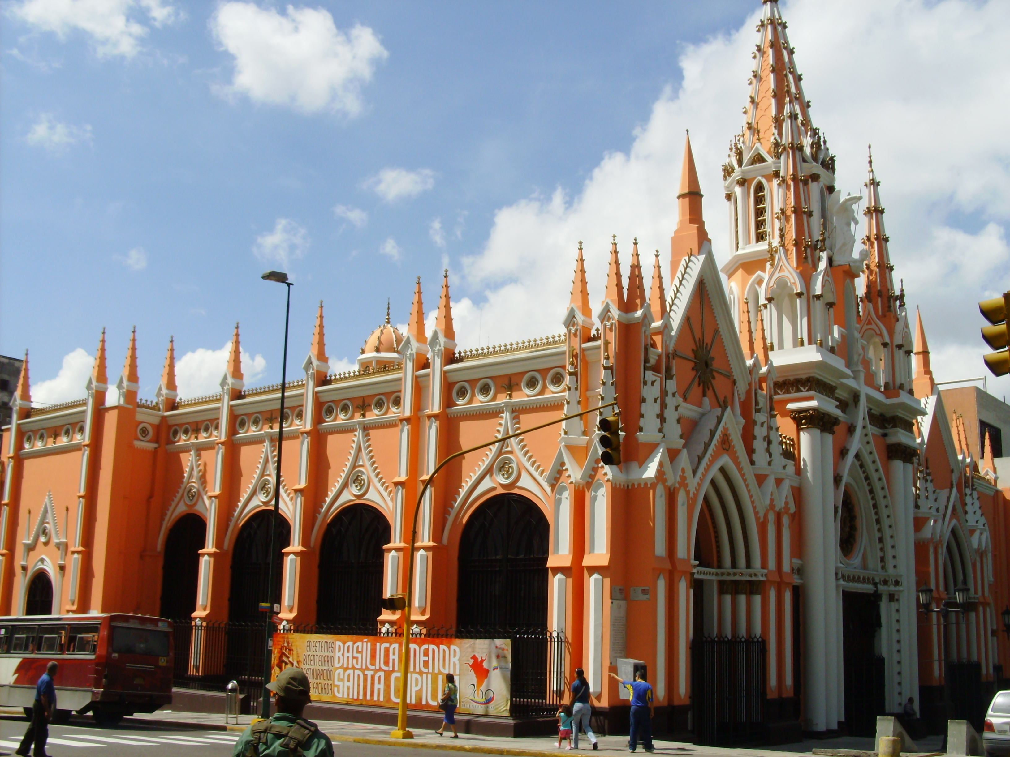 Basilica Santa Capilla History-(What is Basilica Santa Capilla Famous for?).