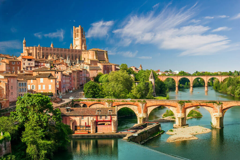 Best Toulouse Day Trips by Train: Amazing Scenery & No Car Needed!