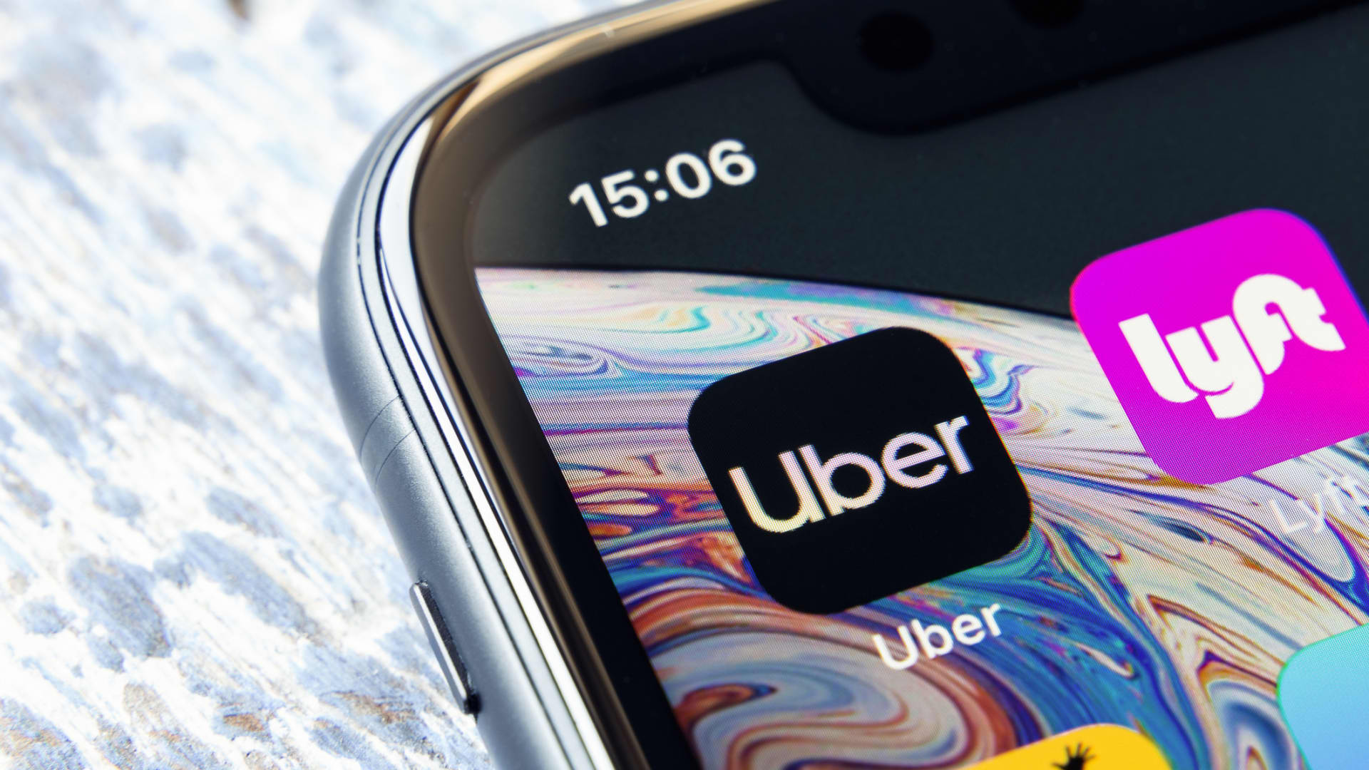 Stay Safe Abroad: Your Guide to Using Ride-Sharing Apps in Foreign Countries