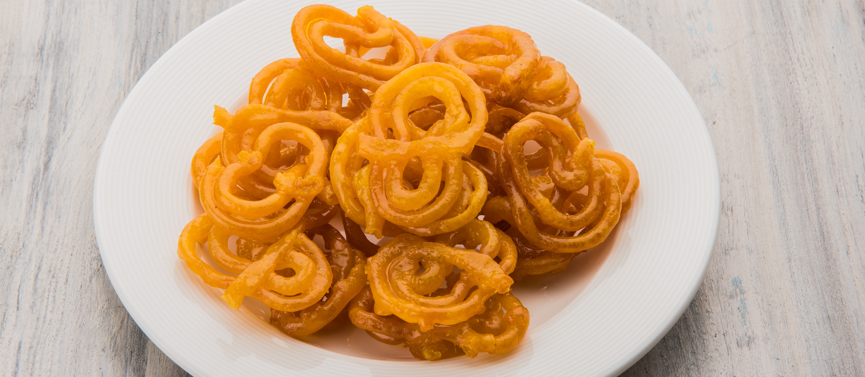 Top Iraqi Desserts: What to Eat in Iraq? Authentic Sweets!