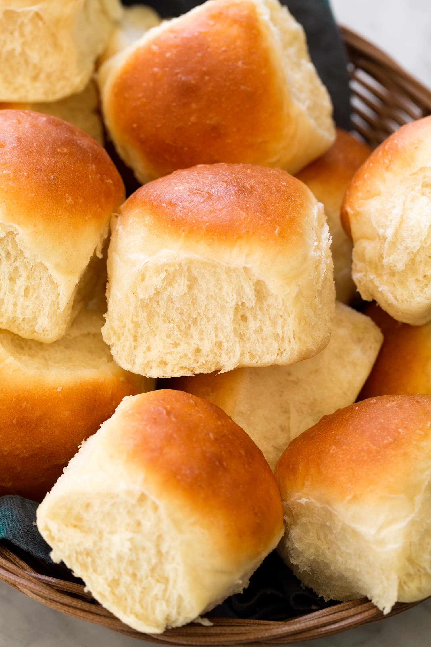 British Dinner Rolls Recipe: Get That Fluffy Texture!