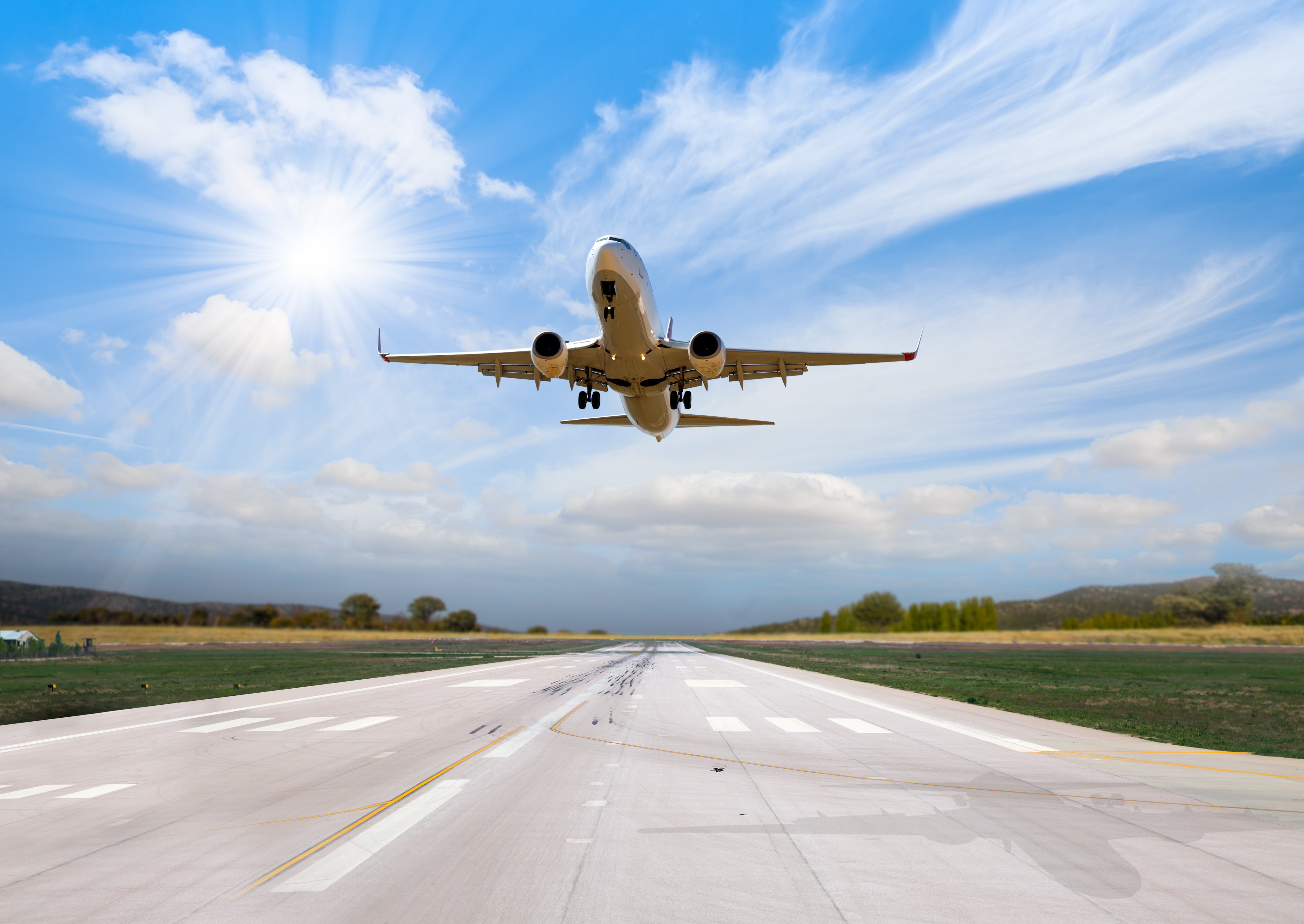 Need the best flight search engines for booking flights early? This easy guide shows you exactly where to look first.