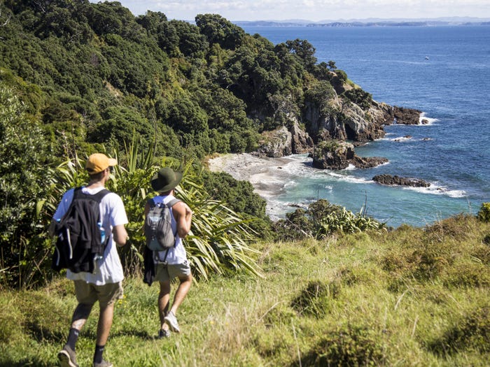 Reduce your impact while exploring: Discover these effective eco-friendly travel tips for 2023 now.