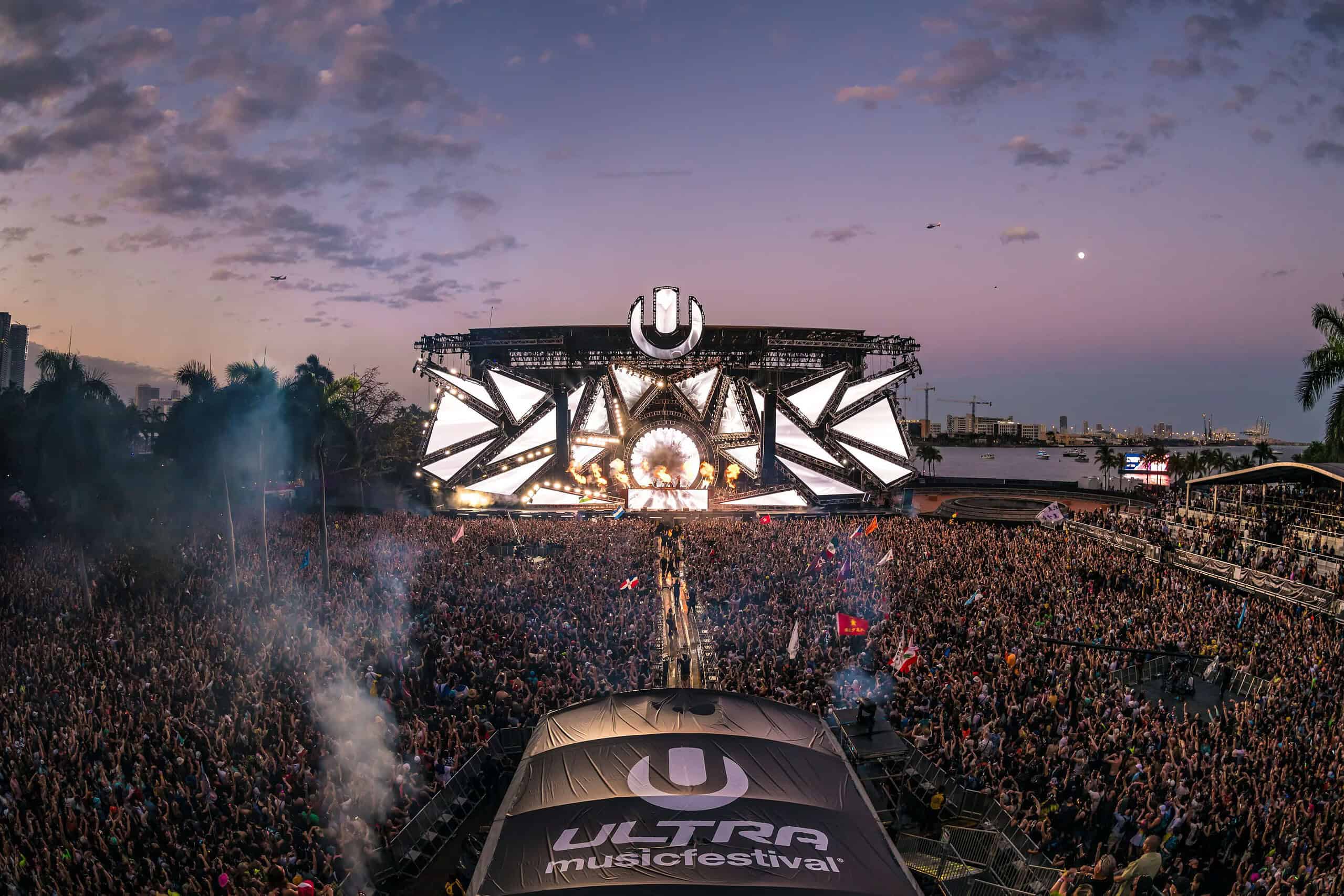 Use this ultimate Guide to attending the biggest dance festivals in the US and make your festival experience unforgettable.