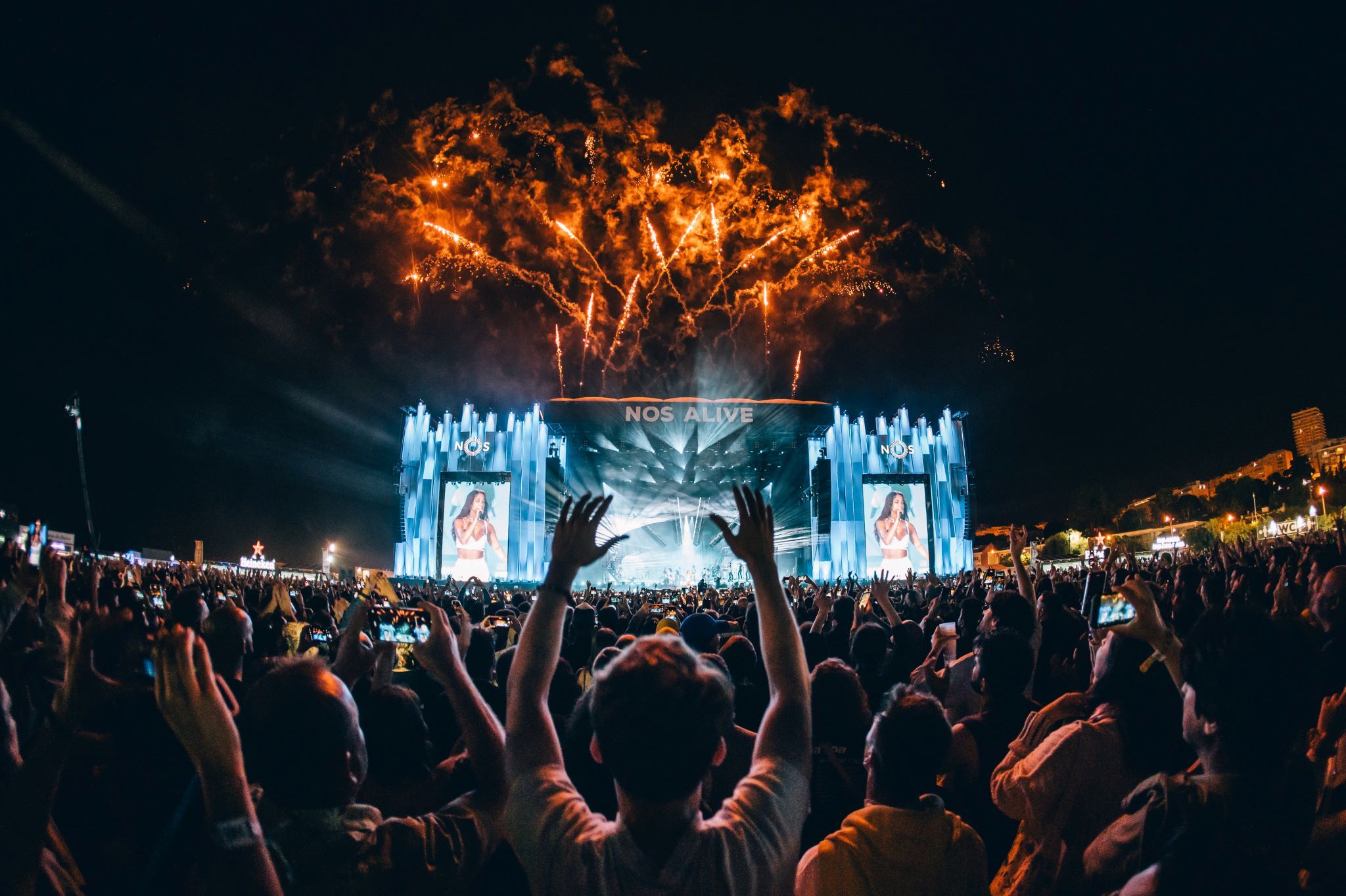 Planning your travels? Discover the best global music and dance festivals in 2025 right here today!