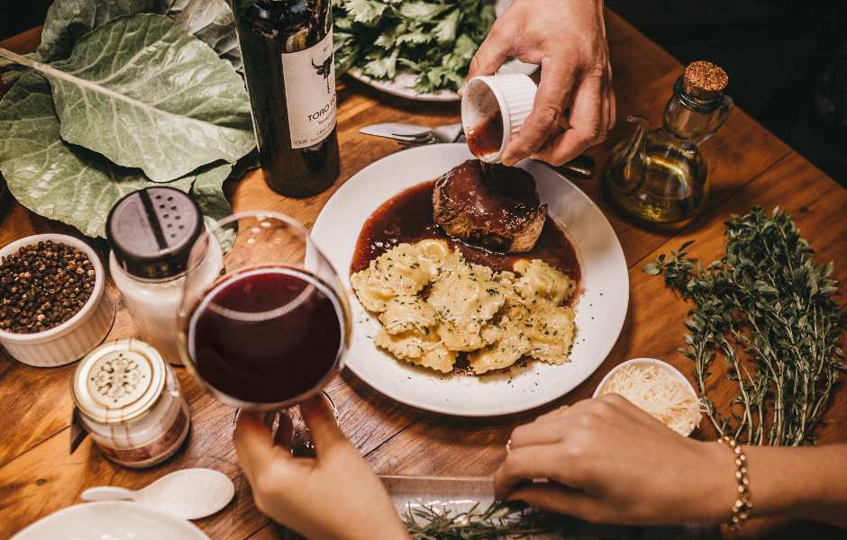 Seeking the best food and wine events in the US to attend? Find the ultimate delicious experiences right here.