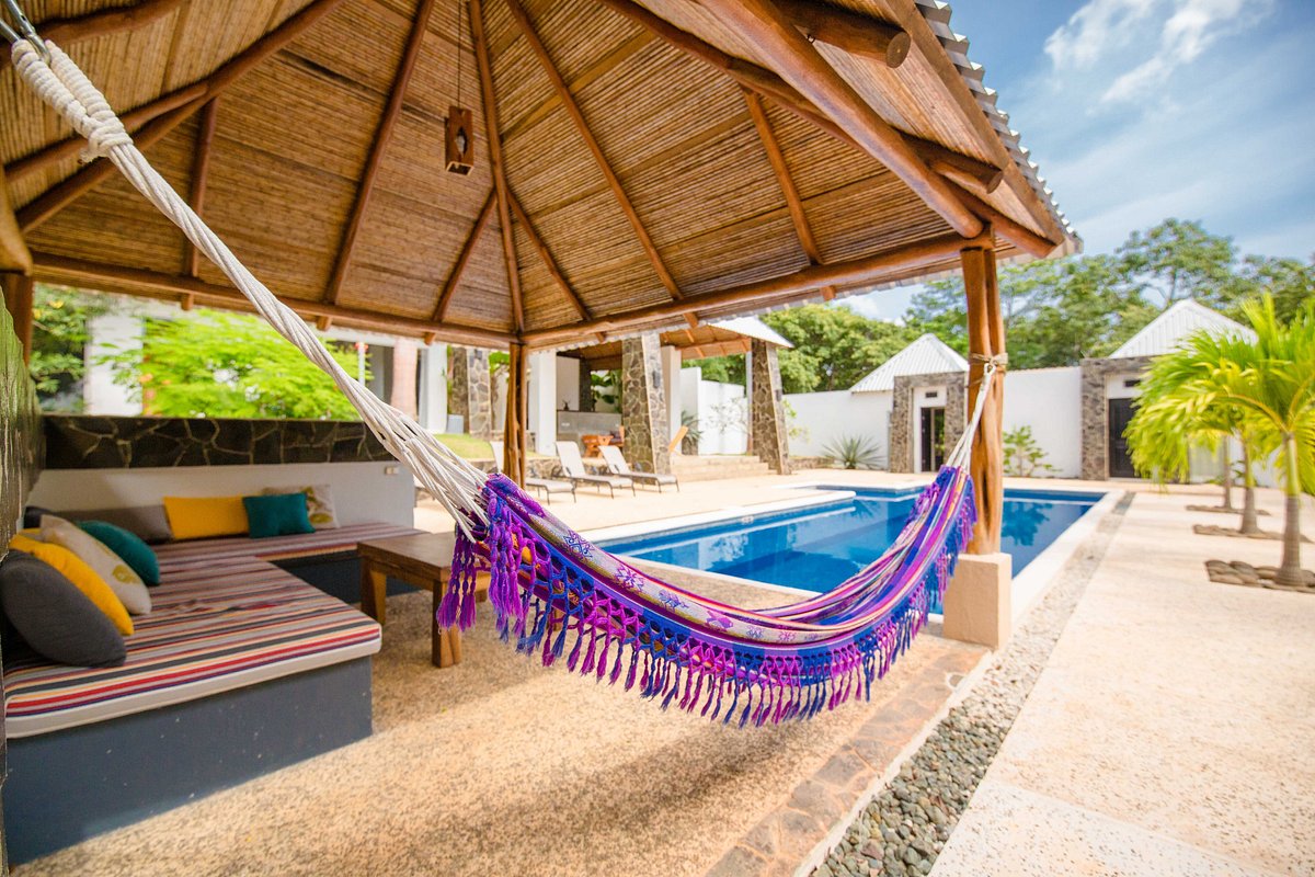 Where should you stay near Playa Negra? Explore the top hotels and cool vacation rentals nearby.