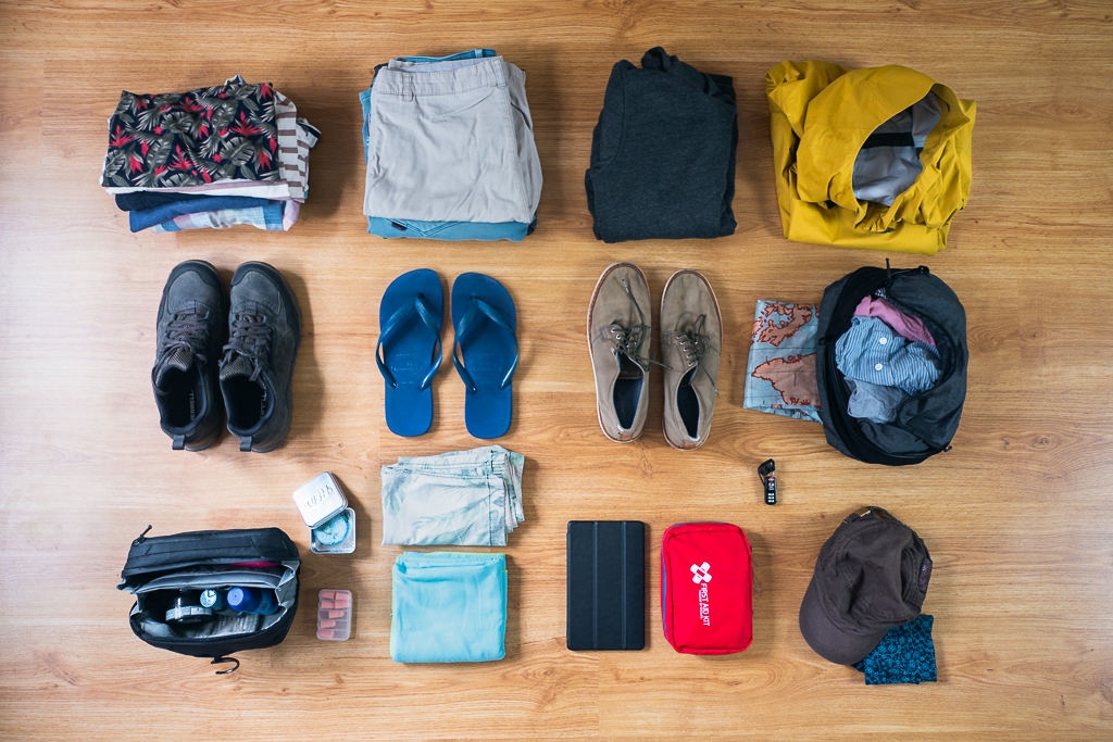 Things That Are Light: A Simple Guide to Everyday Lightweight Items