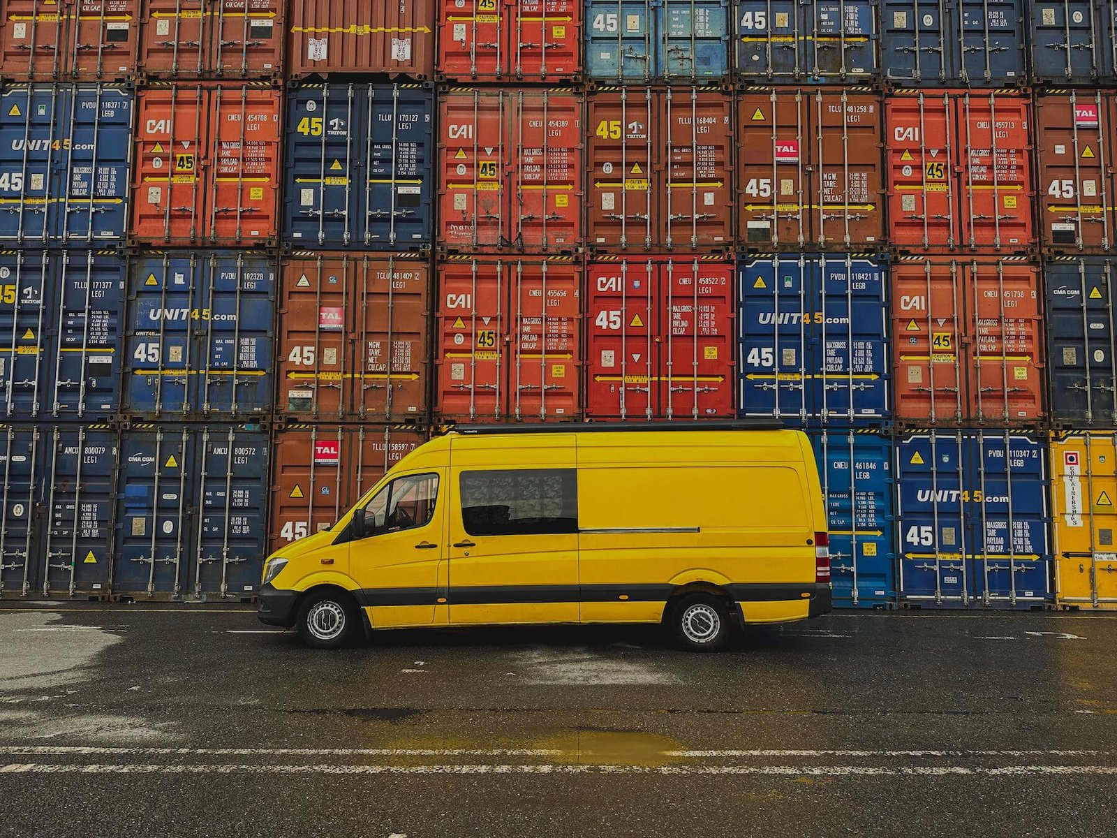 Need to know how long do Vans take to ship? A straightforward look at their shipping speeds.
