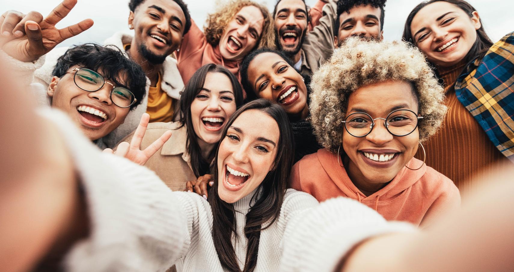 Searching for the best group photoshoot ideas? Follow these simple tips for a smooth and fun session!