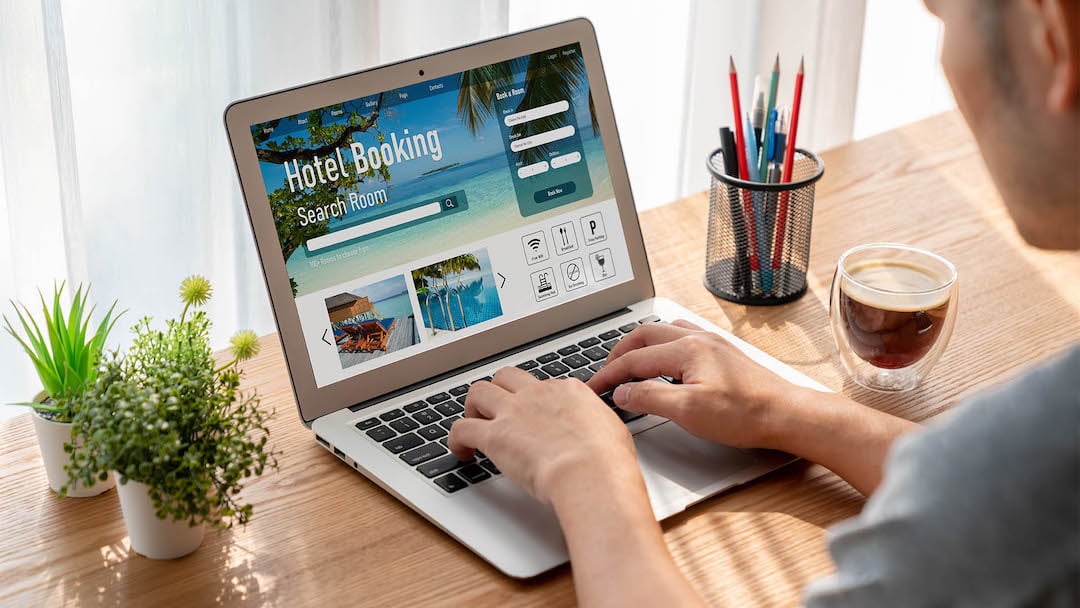 Discover the best tools for booking hotels with the lowest rates: Our easy guide helps you save big money.