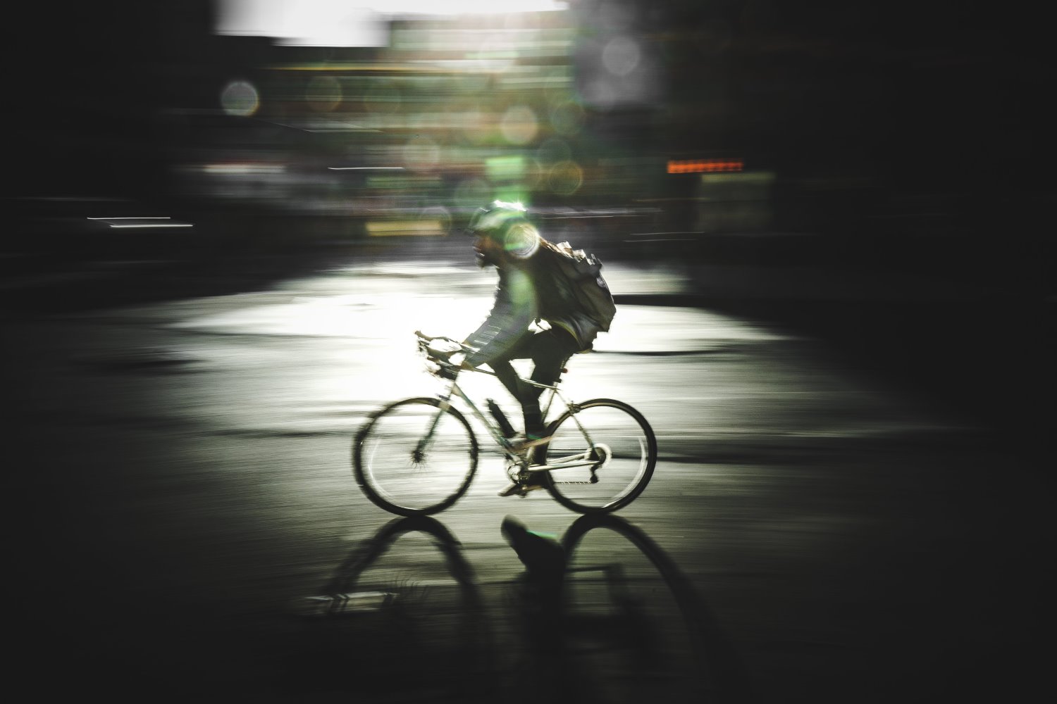 How to do panning photography? Follow these easy steps for capturing great action shots.