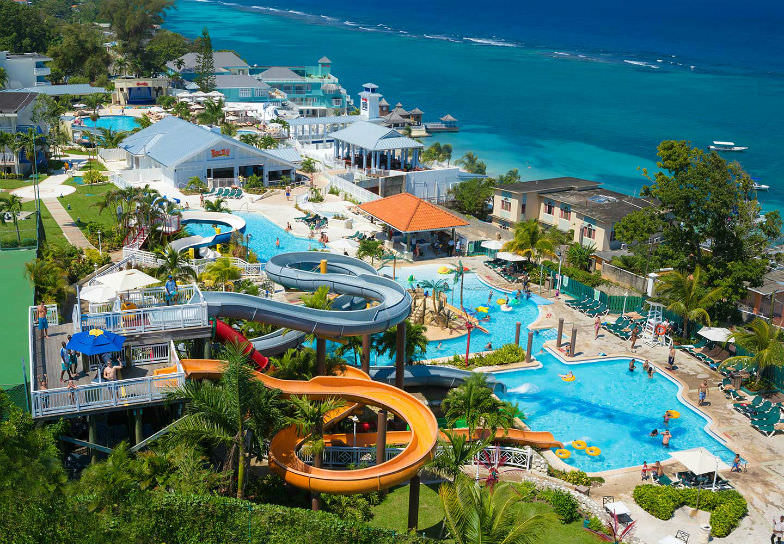 Family-Friendly Grand Bahama Island Resorts: Fun for All Ages