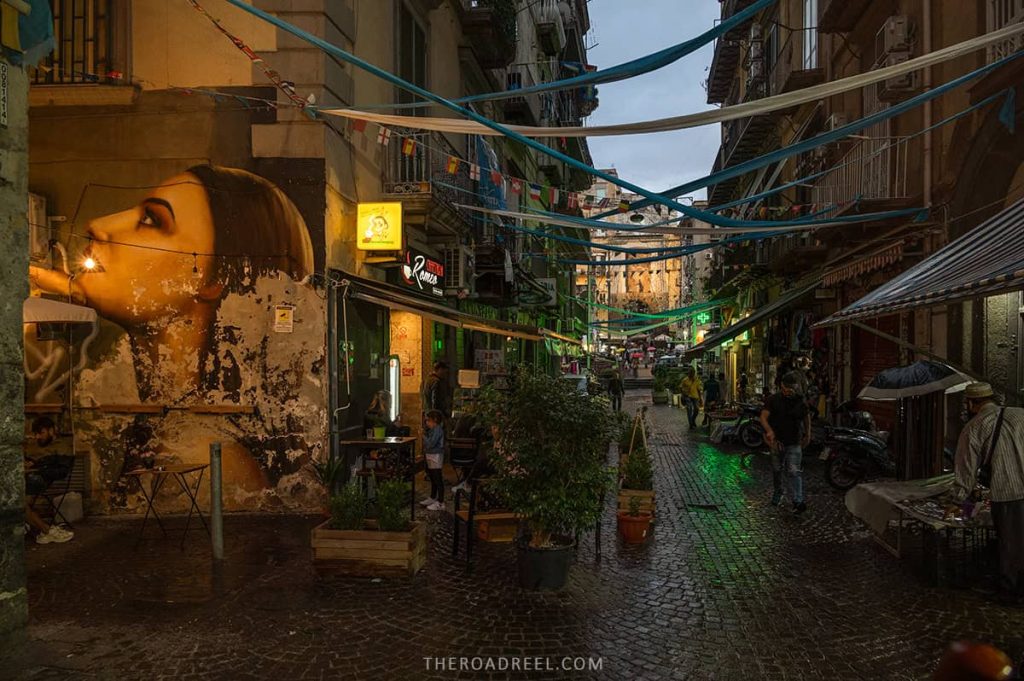 Discover how to avoid unsafe neighborhoods in foreign cities with these practical tips for every tourist.