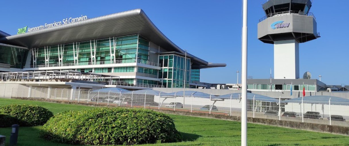 Need help navigating Porto Francisco Sa Carneiro Airport? Use these helpful tips for a smooth travel experience.