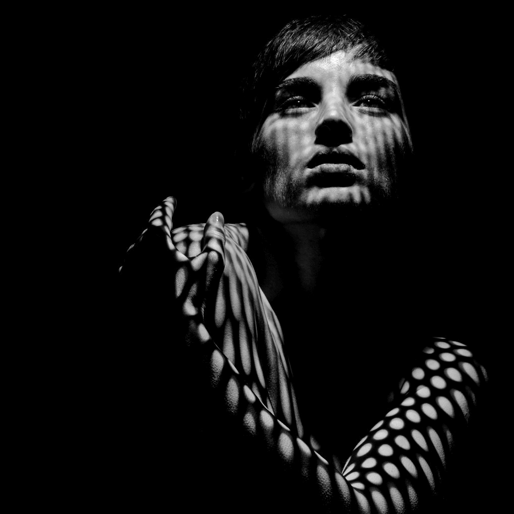 Need help with gobo portrait photography lighting? Master these simple techniques for amazing photos!