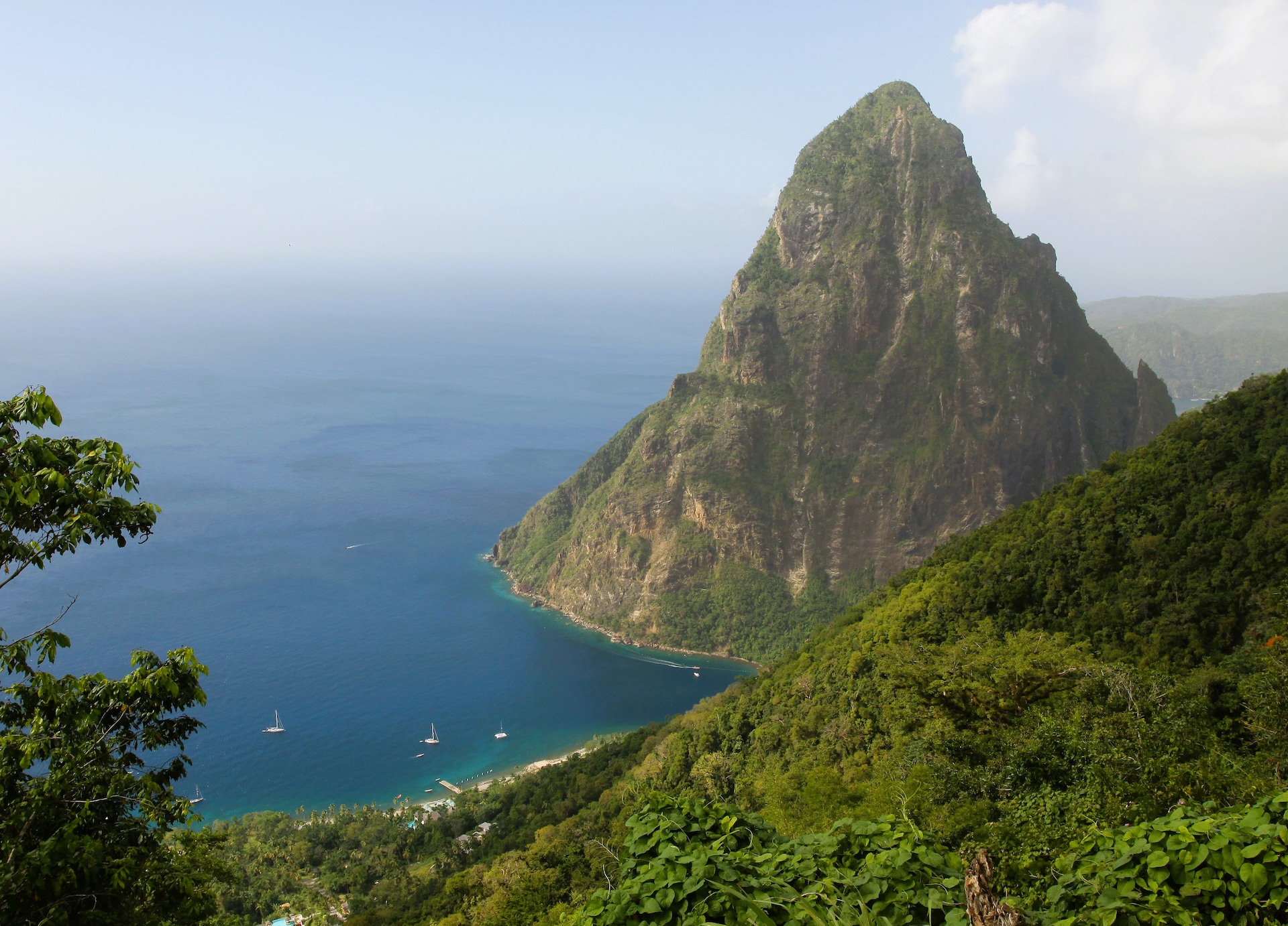 When is the best time for Piton Falls? Find out the perfect season for stunning views and fewer crowds.