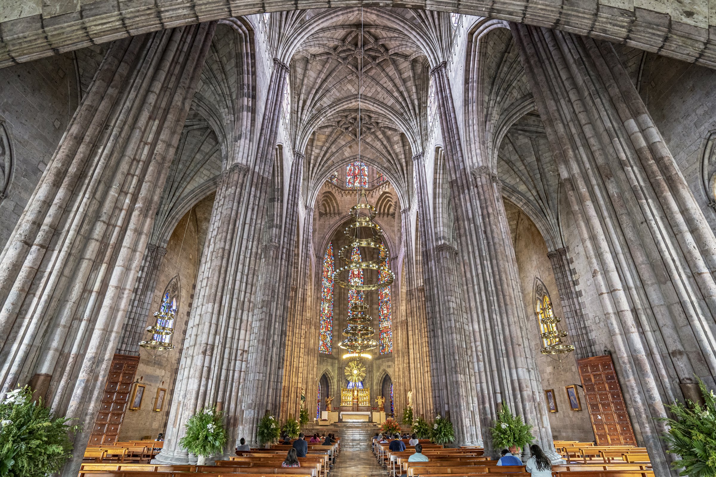 Whats inside templo expiatorio del santisimo sacramento en guadalajara? (discover its hidden gems and true beauty)