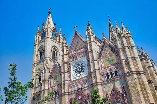 Whats inside templo expiatorio del santisimo sacramento en guadalajara? (discover its hidden gems and true beauty)